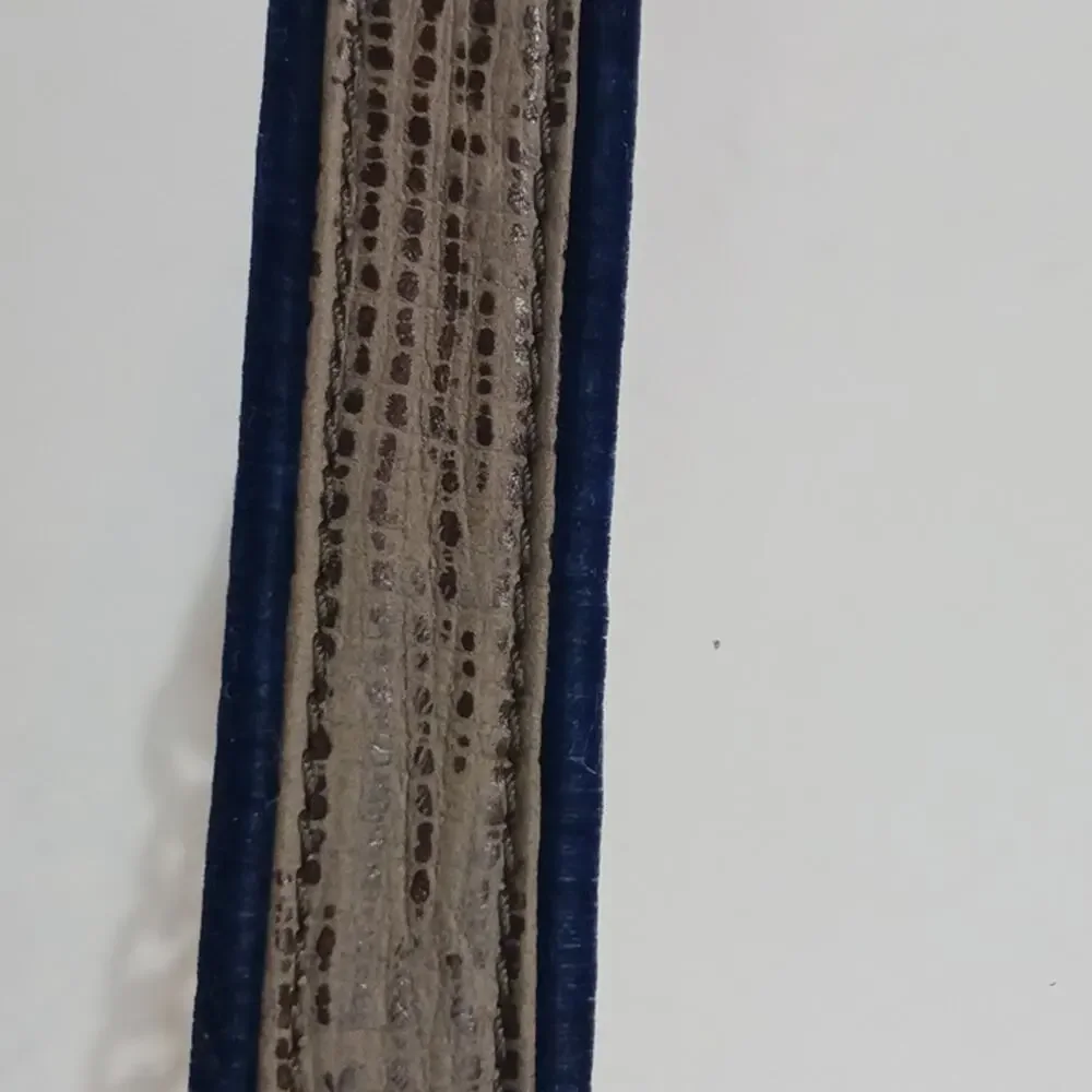 Juicy Couture Black Quilted Velvet Crossbody Bag Gold Chain Hardware - Picture 5 of 9